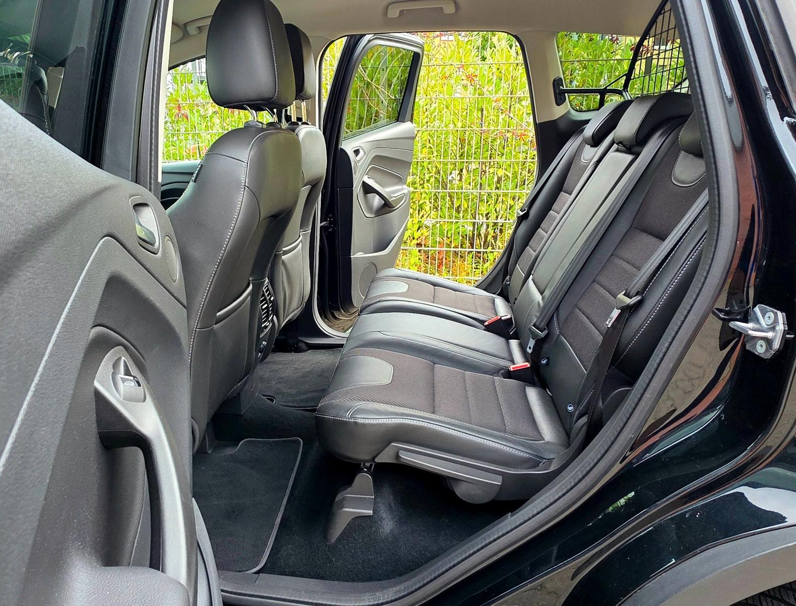 FORD KUGA 150CH - TITANIUM - 4X4 - BVM - HAYON ÉLECTRIQUE - PACK SPORT - COURROIE DE DISTRIBUTION NEUVE