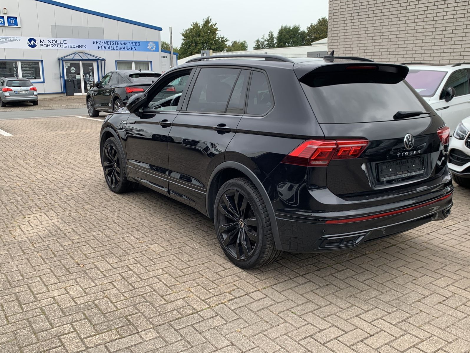 Volkswagen Tiguan 2.0 TDI DSG R Line Black Style Pan Matrix imagem 3