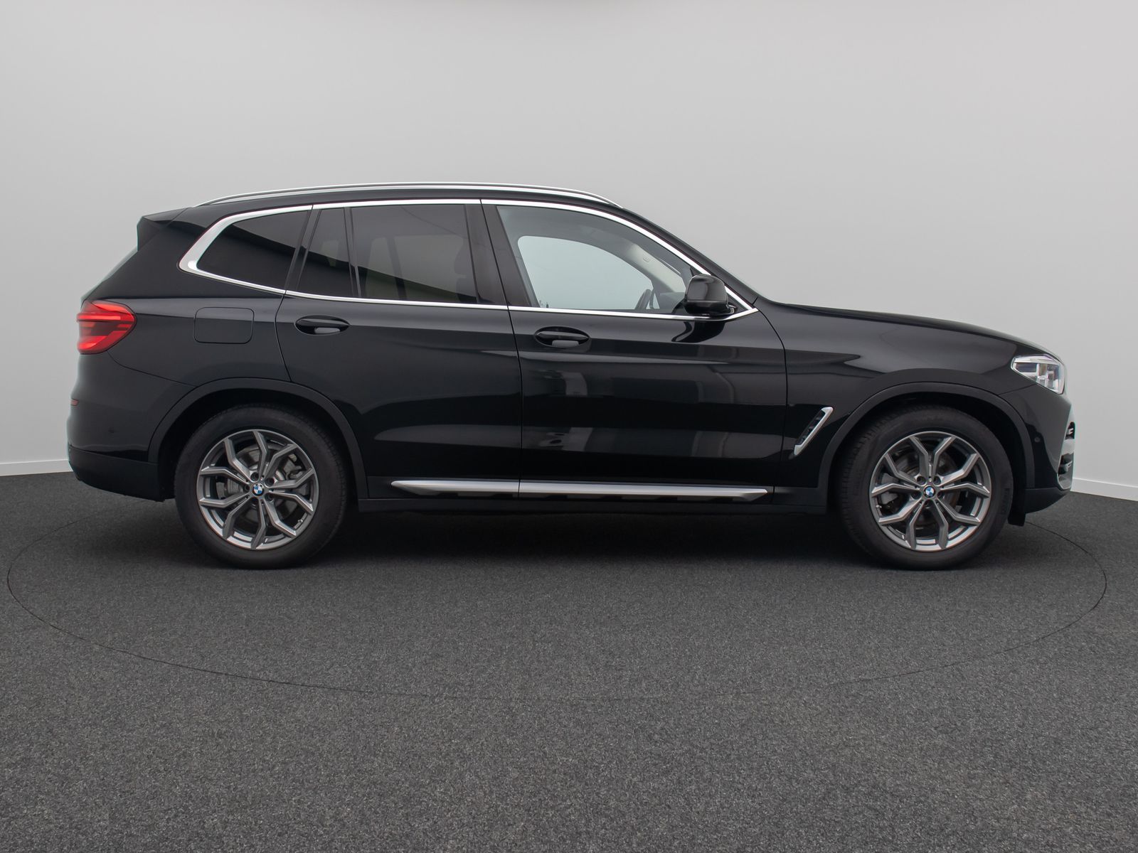 Fahrzeugabbildung BMW X3 xD20d xLine Kamera HUD DAB Alarm Komfort 19"
