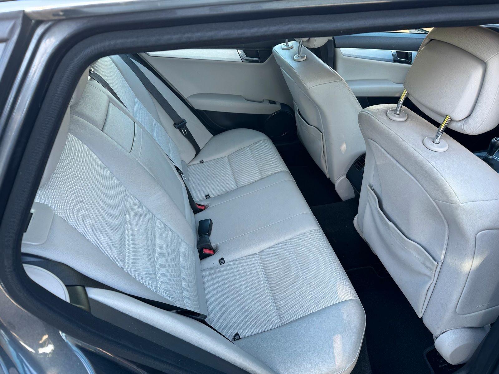 Mercedes-Benz C220 2010 — photo 9