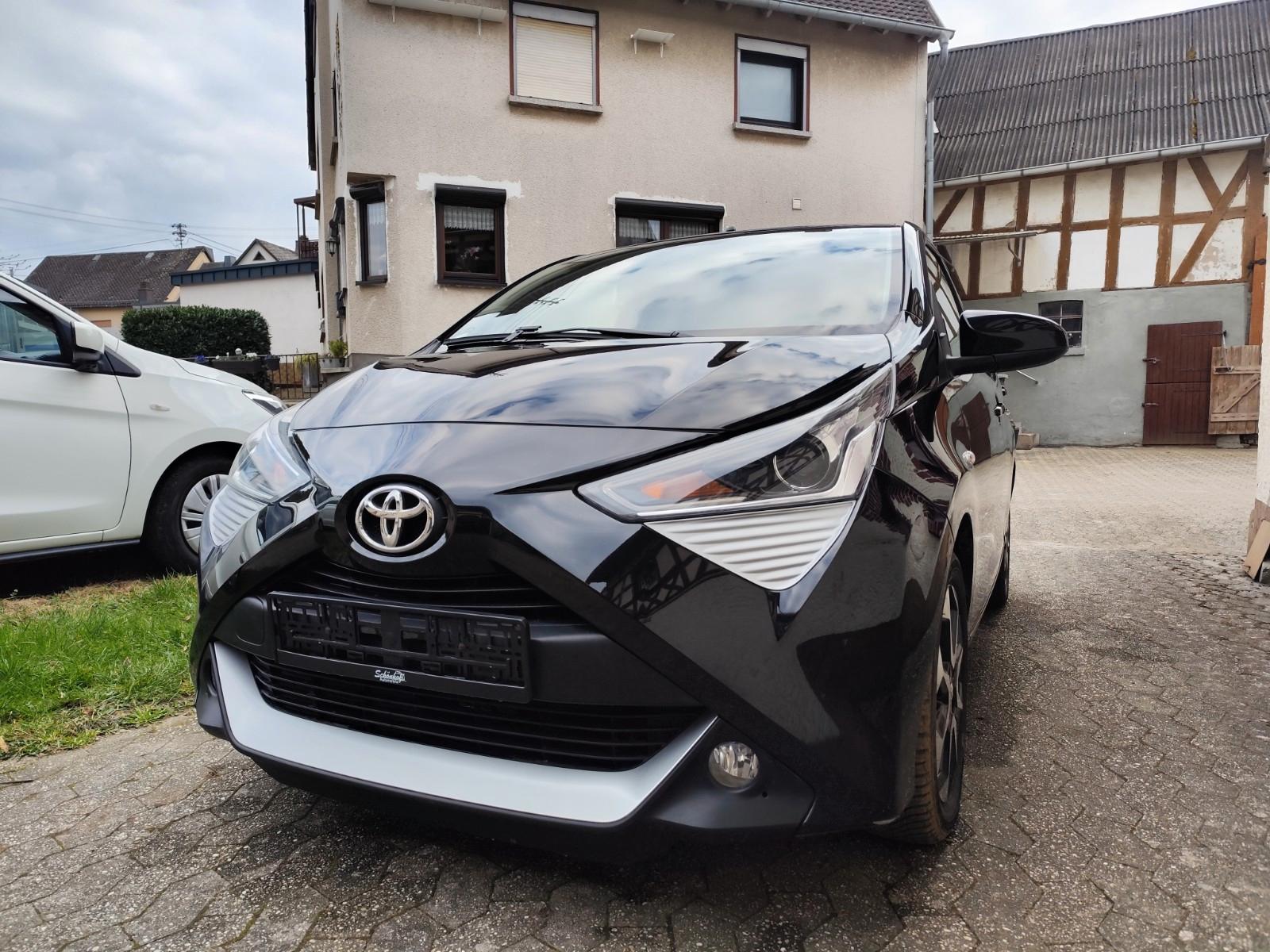 Toyota Aygo AYGO x-play club