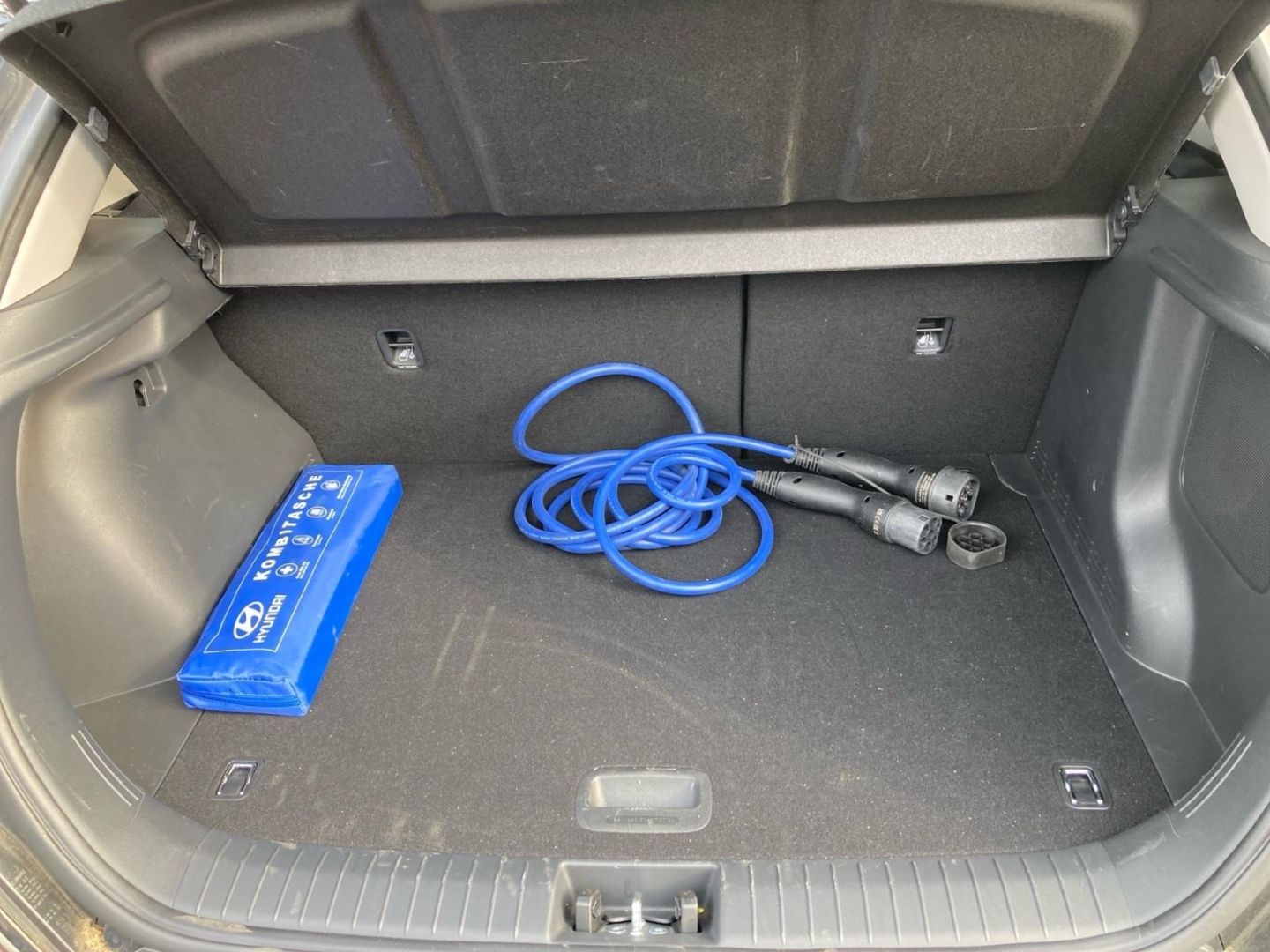 Fahrzeugabbildung Hyundai KONA Elektro MY23 (100kW) ADVANTAGE-Paket Navi A