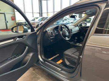 Audi A3 Sportback ambition*2. Hand*Klima*SHZ*PDC*