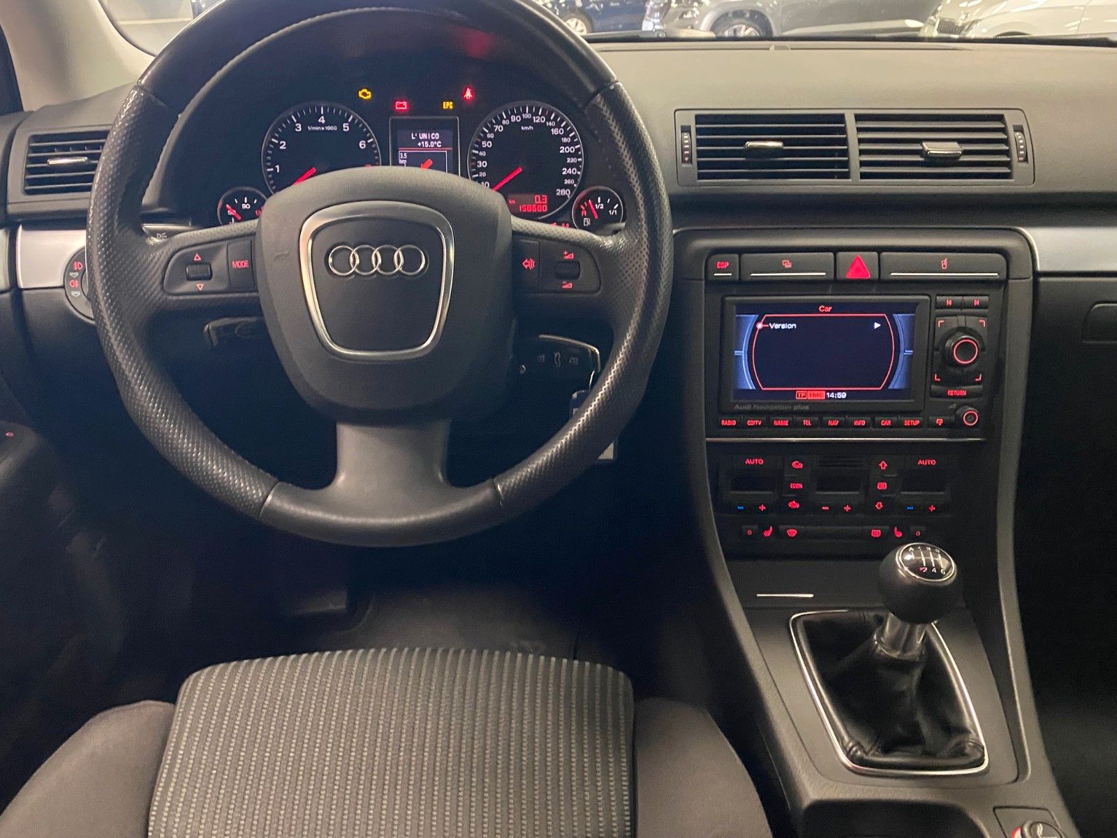 Fahrzeugabbildung Audi A4 2.0 TFSI Avant+NAVI+XENON+CHECKHEFT+1.HAND+BC