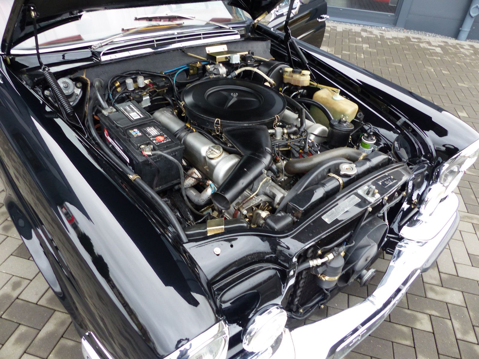 Fahrzeugabbildung Mercedes-Benz 280 SE 3,5  Cabriolet  111027... *Alle Extras*