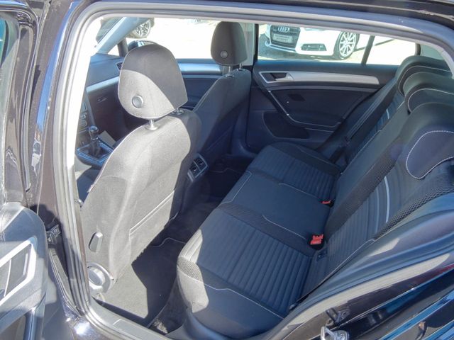Fahrzeugabbildung Volkswagen Golf VII Lim. Cup BMT/Klima/SitzH/