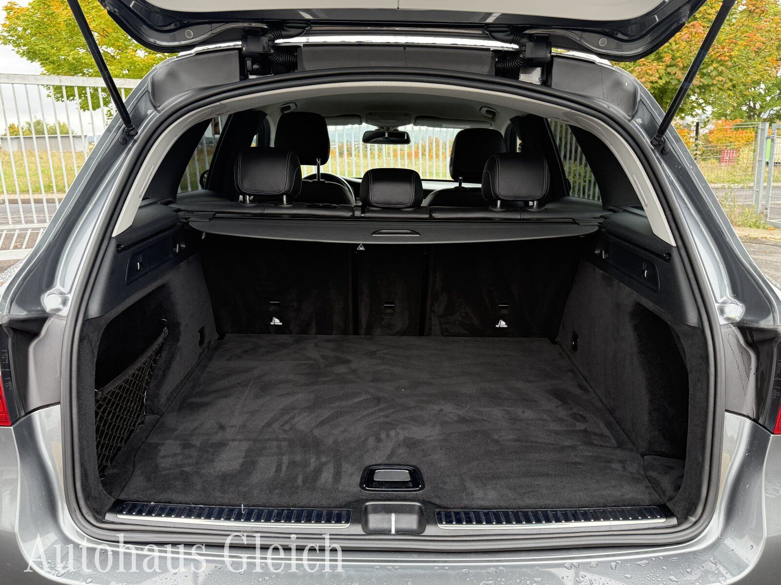Fahrzeugabbildung Mercedes-Benz GLC 250 d Exclusive 4Matic Navi/KEYLESS-Go-Paket