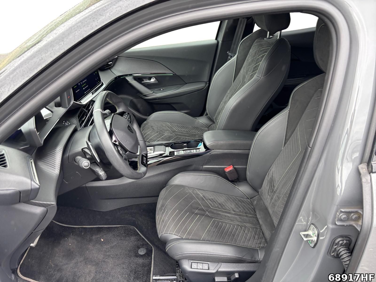Fahrzeugabbildung Peugeot 2008 1.2 PureTech 130, GT