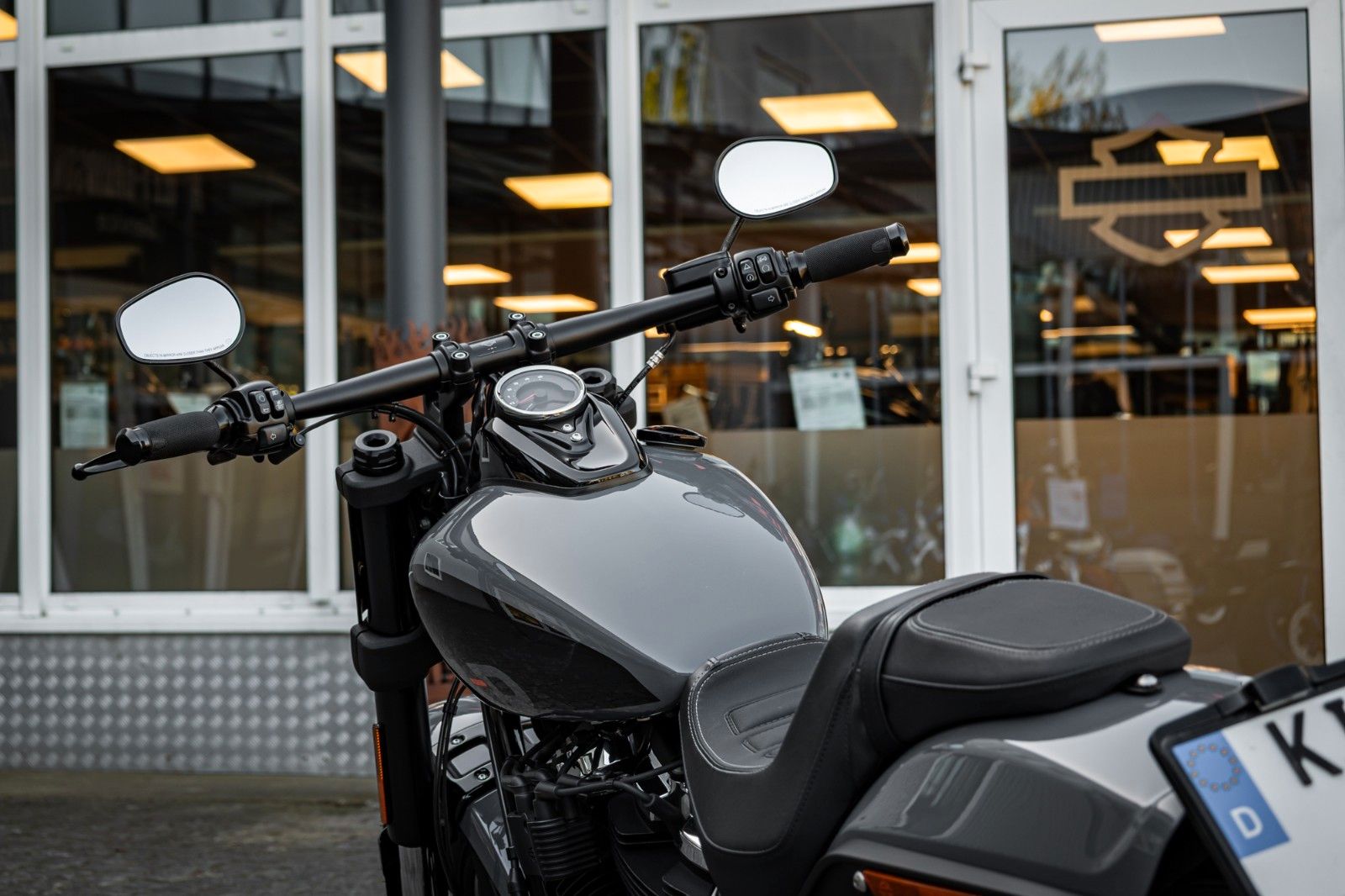 Fahrzeugabbildung Harley-Davidson FXFBS FAT BOB 114 CUI SOFTAIL - JEKILL&HYDE -