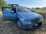 Mercedes-Benz E 200 CGI T BlueEFFICIENCY - Elegance - Mercedes-Benz Kombi aus dem Jahr 2010