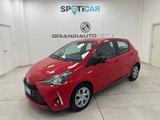 Toyota Yaris III 2017 5p 1.5h Lounge Red/Bronze - Toyota Yaris Lounge mit Hybrid-Antrieb (Benzin/Elektro)