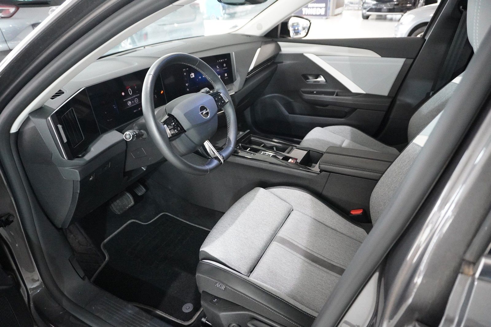 Fahrzeugabbildung Opel Astra L Lim. 1.2T ELEGANCE NAVI/LED/KAMERA/SPORT