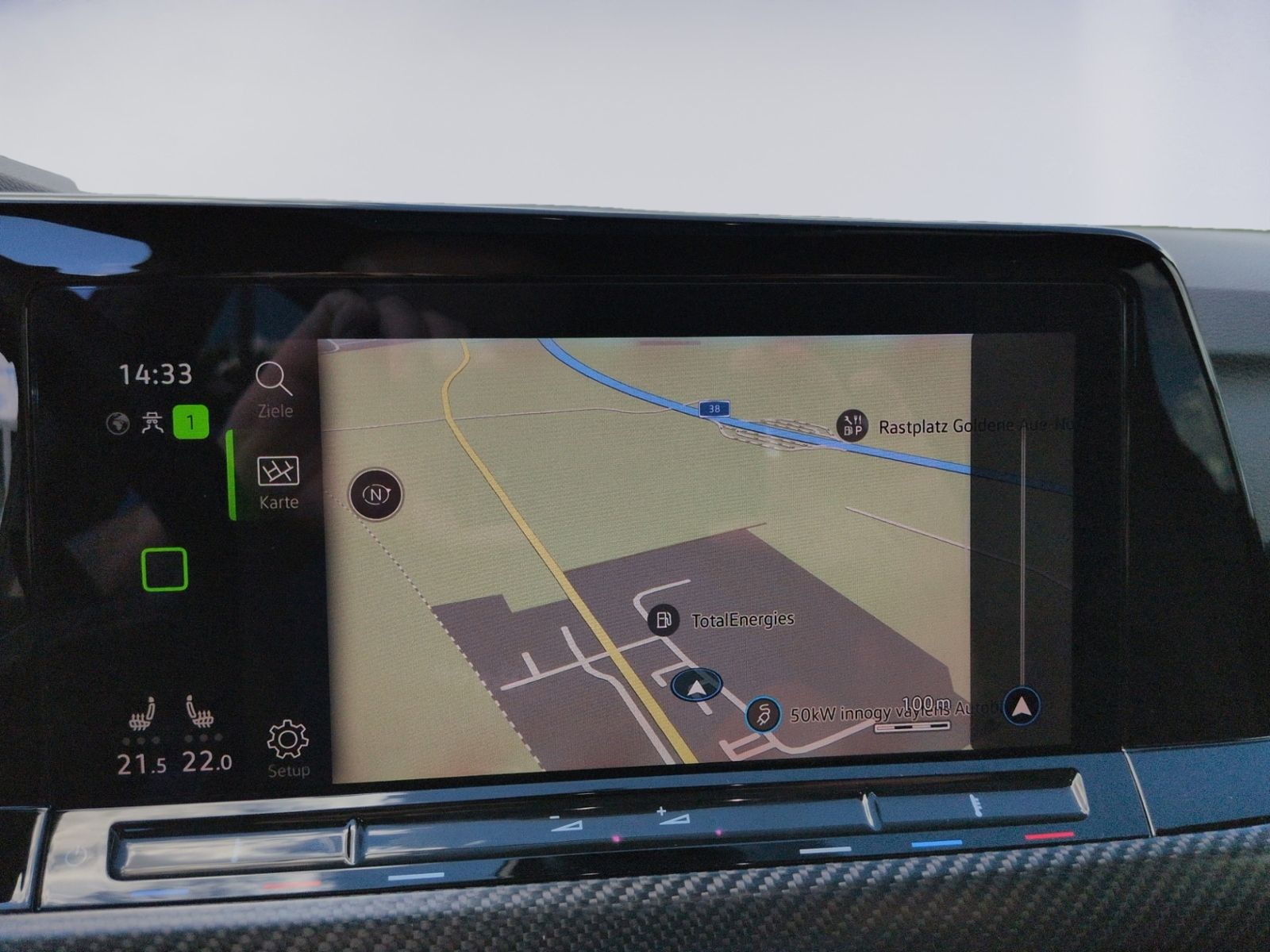 Golf VIII R "20 Years" AKRA+PANO+KAMERA+270KM/H
