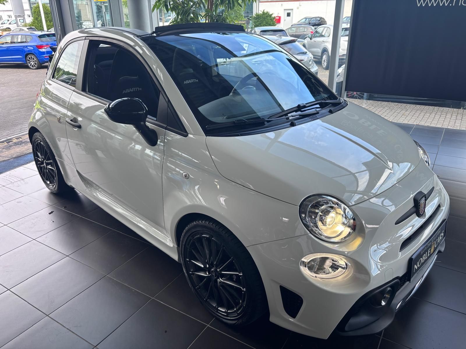 Fahrzeugabbildung Abarth 695C BEATS NAVI ALU