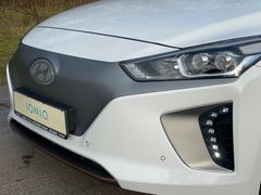 Fahrzeugabbildung Hyundai IONIQ Elektro Premium *Kamera*Totwinkel*ACC*LED*