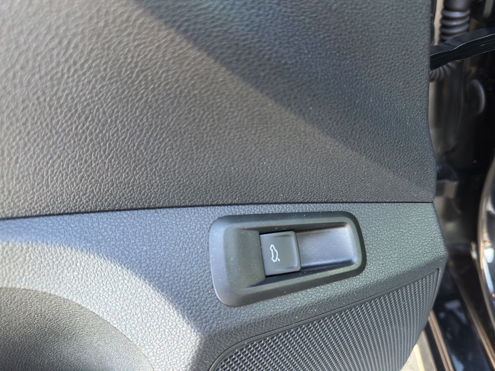 SKODA Kamiq 1.5 TSI Style DSG / NAVI / E-SITZE / LED / - Image 21