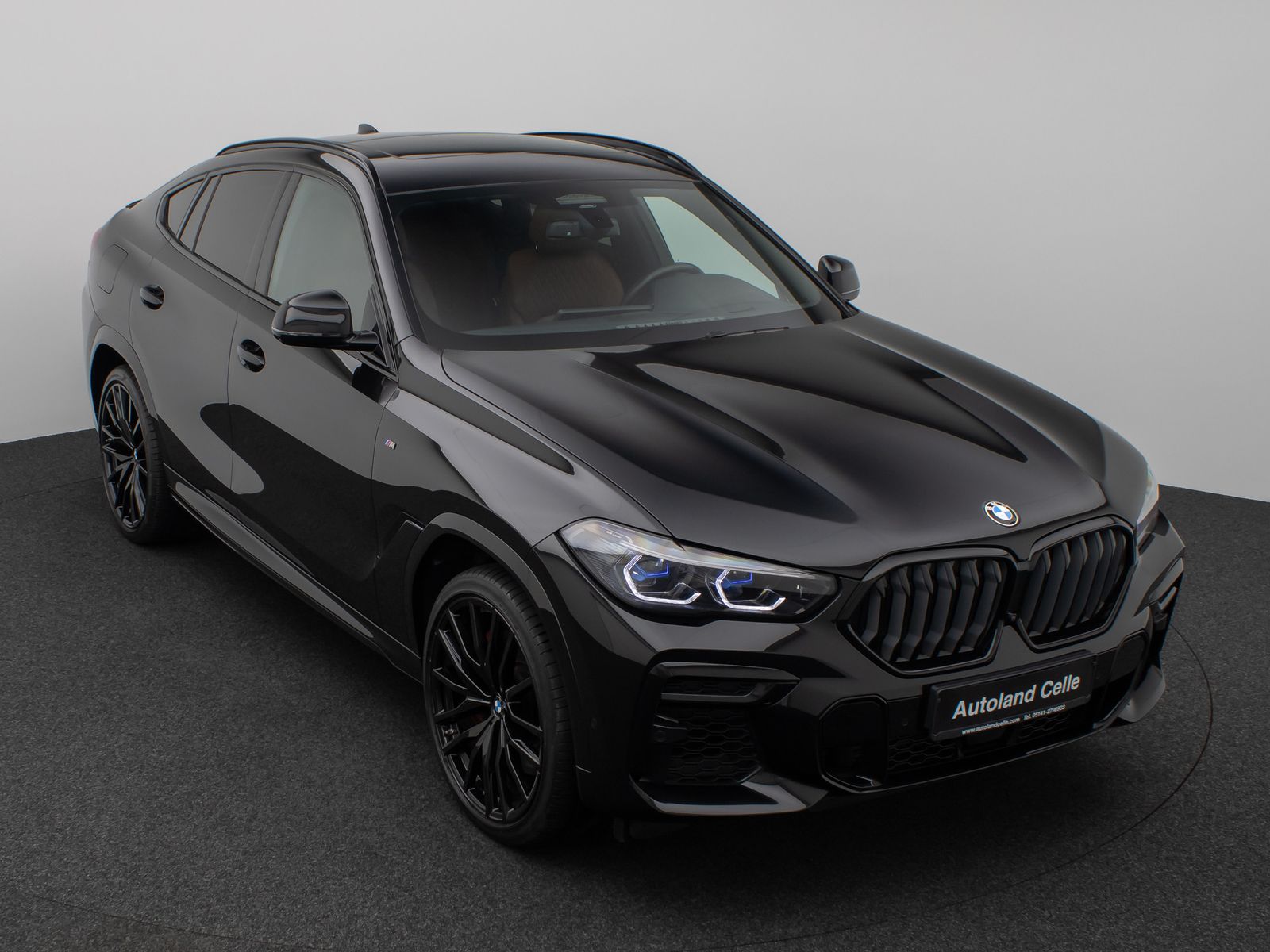 Fahrzeugabbildung BMW X6 M50i Panorama360°Laser Massage HUD B&W 22Zoll