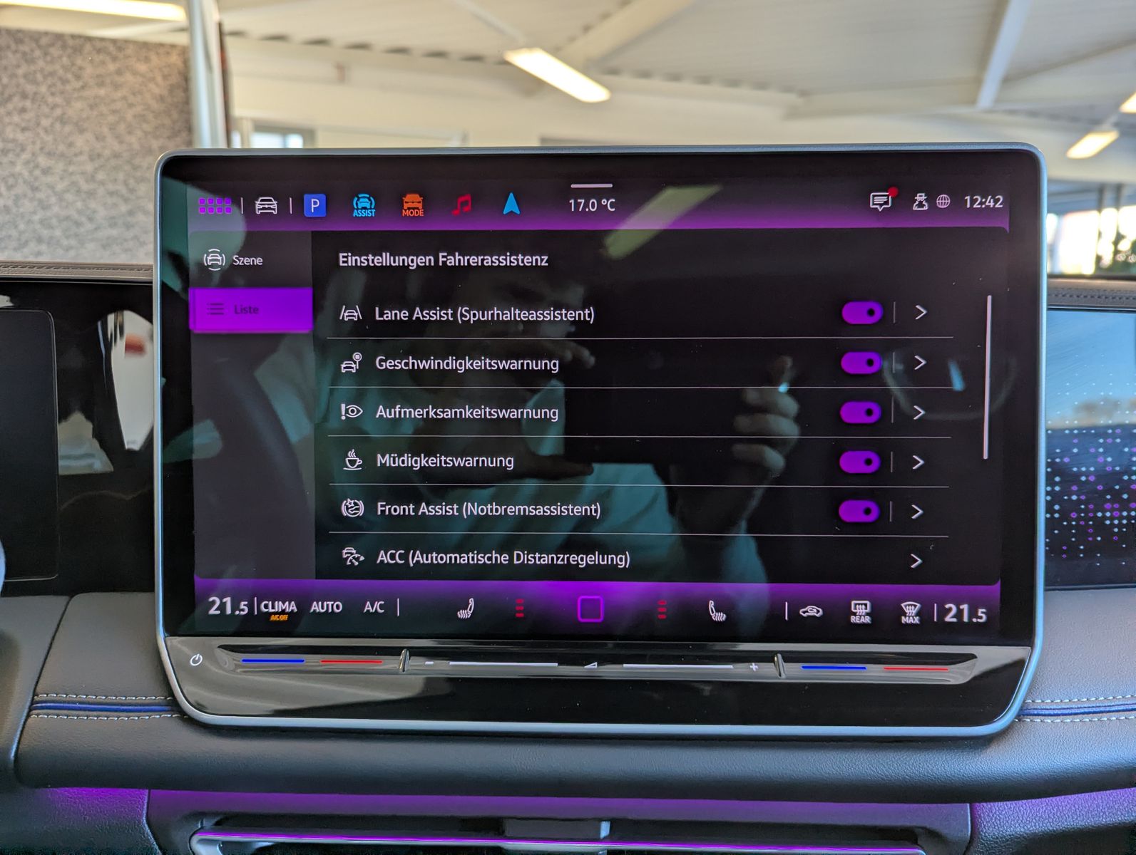 VW Tiguan 2.0TDI R-Line 4M Pano Black AHK Matrix 20 - Image 29