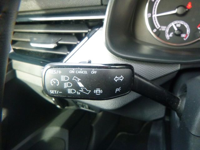 Fahrzeugabbildung Skoda Kamiq 1.0 TSI, Ambition>SmartLink/Sitzheiz/PDC<