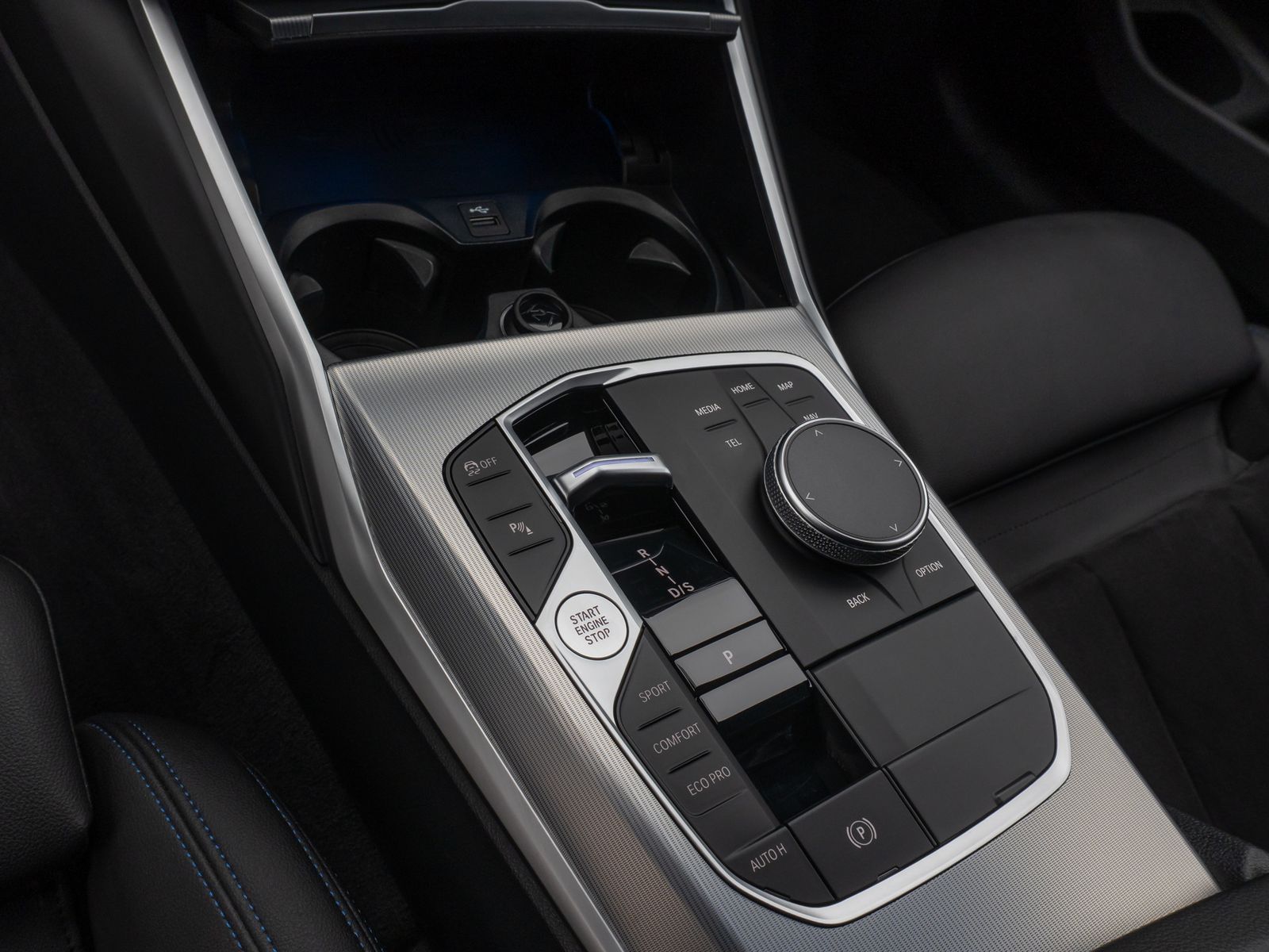 Fahrzeugabbildung BMW 320d xD M Sport Pro Kamera HUD DAB H/K AHK Komfo