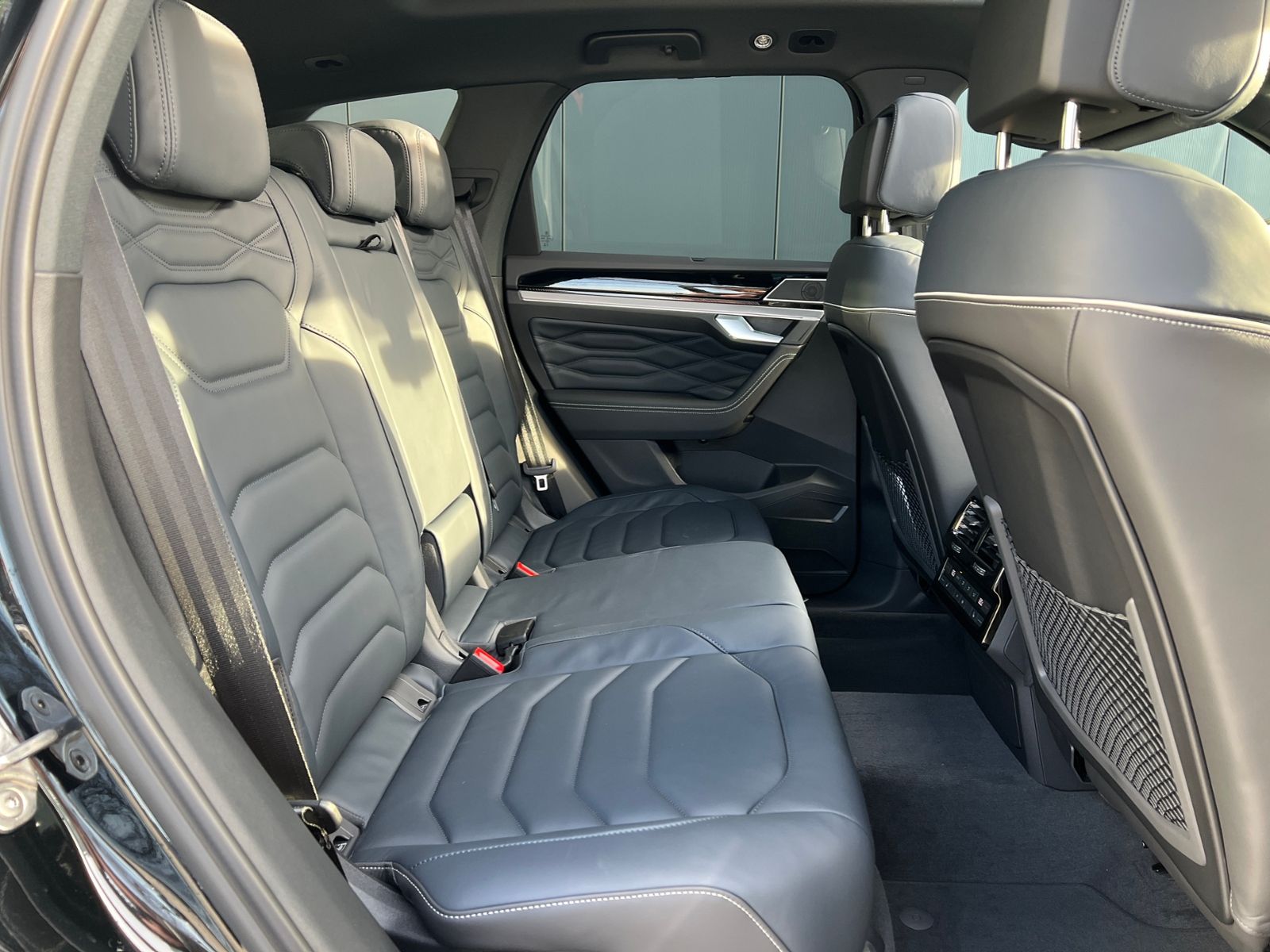 Fahrzeugabbildung Volkswagen Touareg R-Line FINAL EDITION V6 TDI SCR 4MOTION