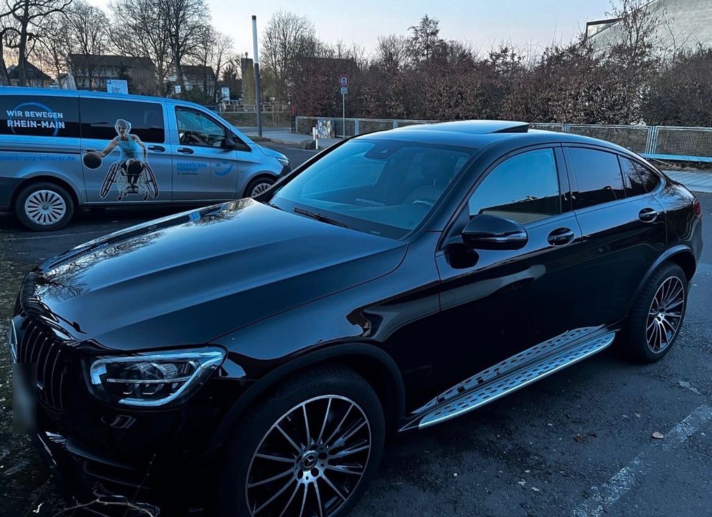 Image of Mercedes-Benz GLC 300