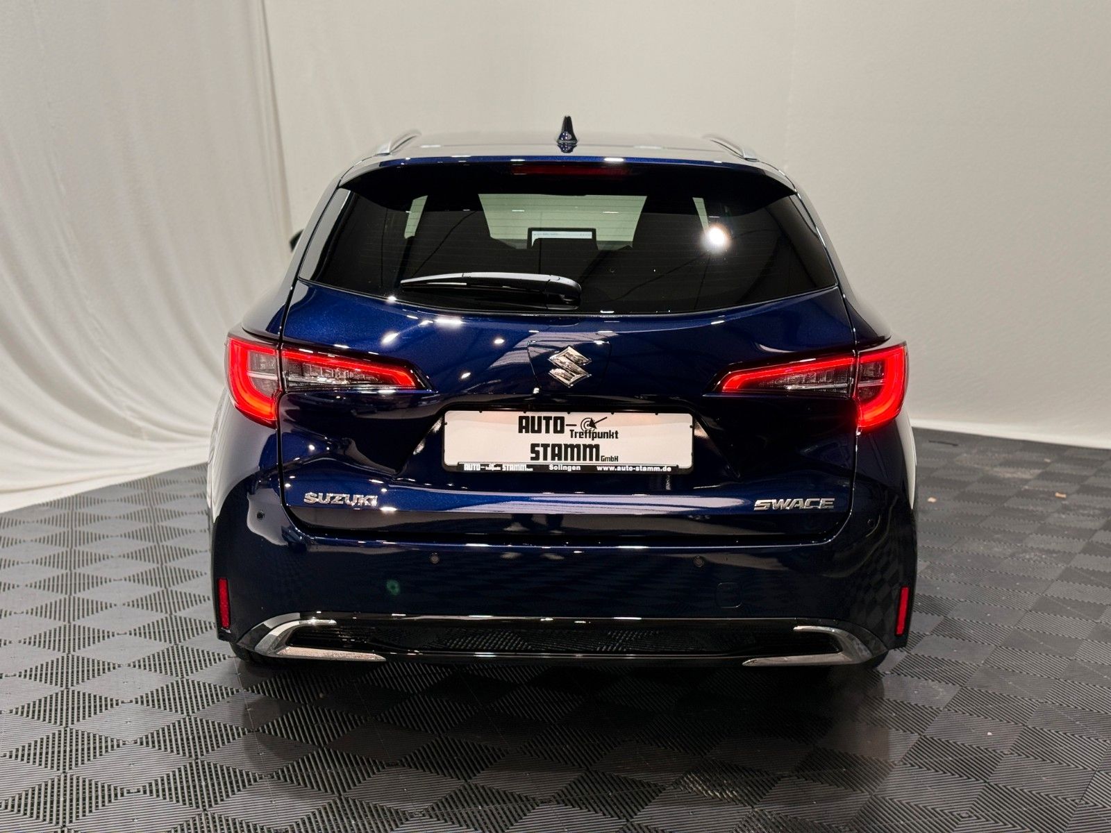 Fahrzeugabbildung Suzuki Swace 1.8 HYBRID CVT Com+