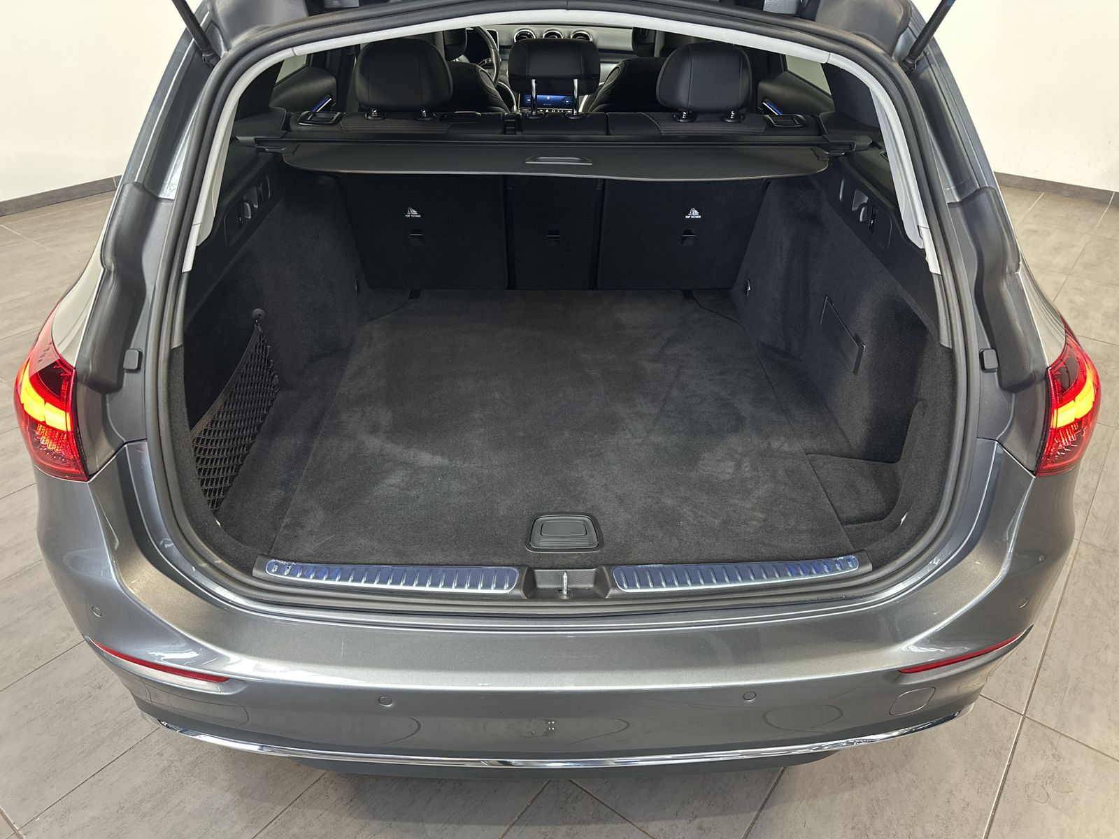 Fahrzeugabbildung Mercedes-Benz C 220d T Avantgarde NAV+LED+AHK+PARK-PAKET+17ZO