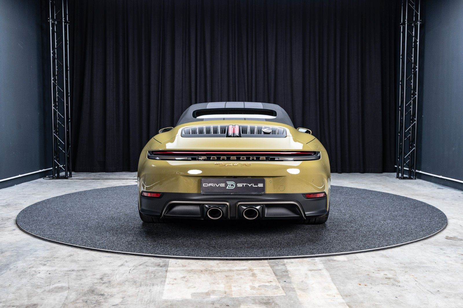 Fahrzeugabbildung Porsche 992.2 GTS Cabrio Spirit 70 + PCCB + Burmester