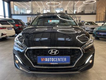 Hyundai i30 YES! Plus *PANO*AHK*KAMERA*NAVI*CARPLAY*TEMP