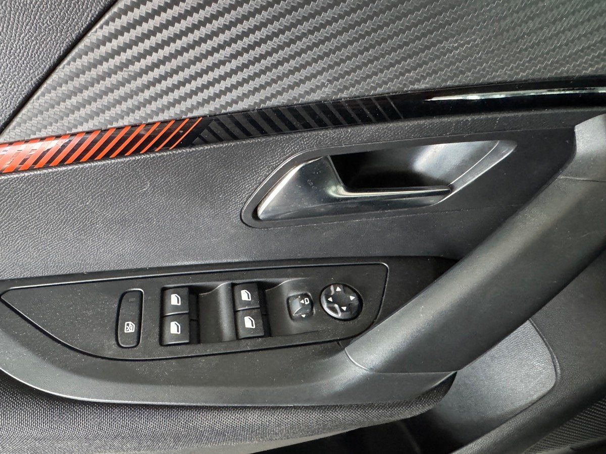Peugeot 2008 - Bild 9