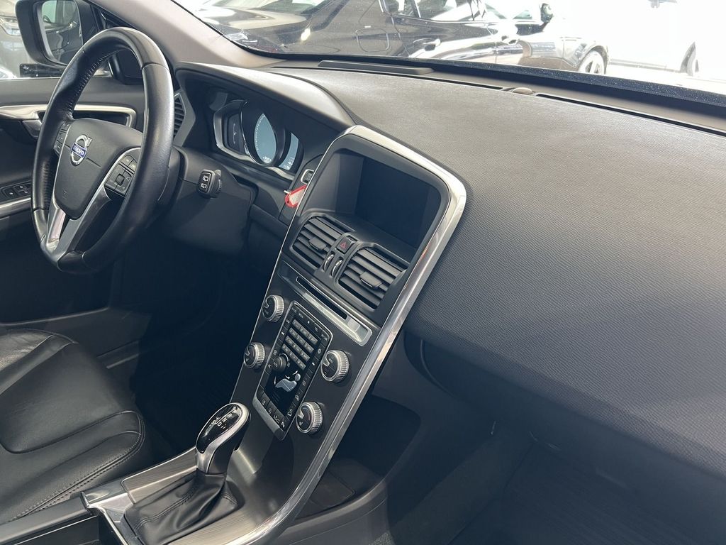 Volvo XC60 D5 Summum AWD *KEIN VERKAUF AN PRIVAT*