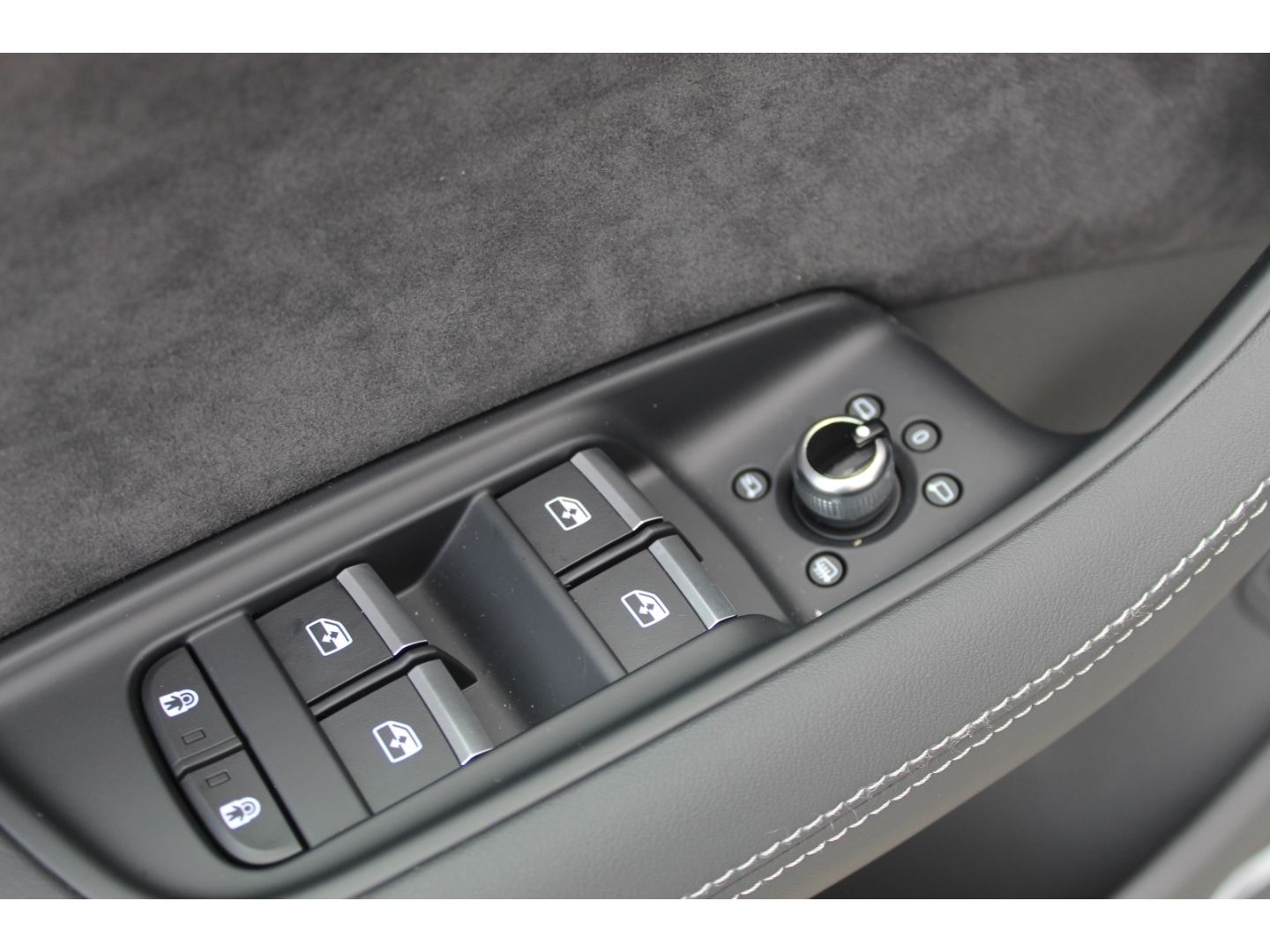 SQ7 4.0TFSI qu.Tiptr.- S-Sitze*Carbon*Pano*B&O!!