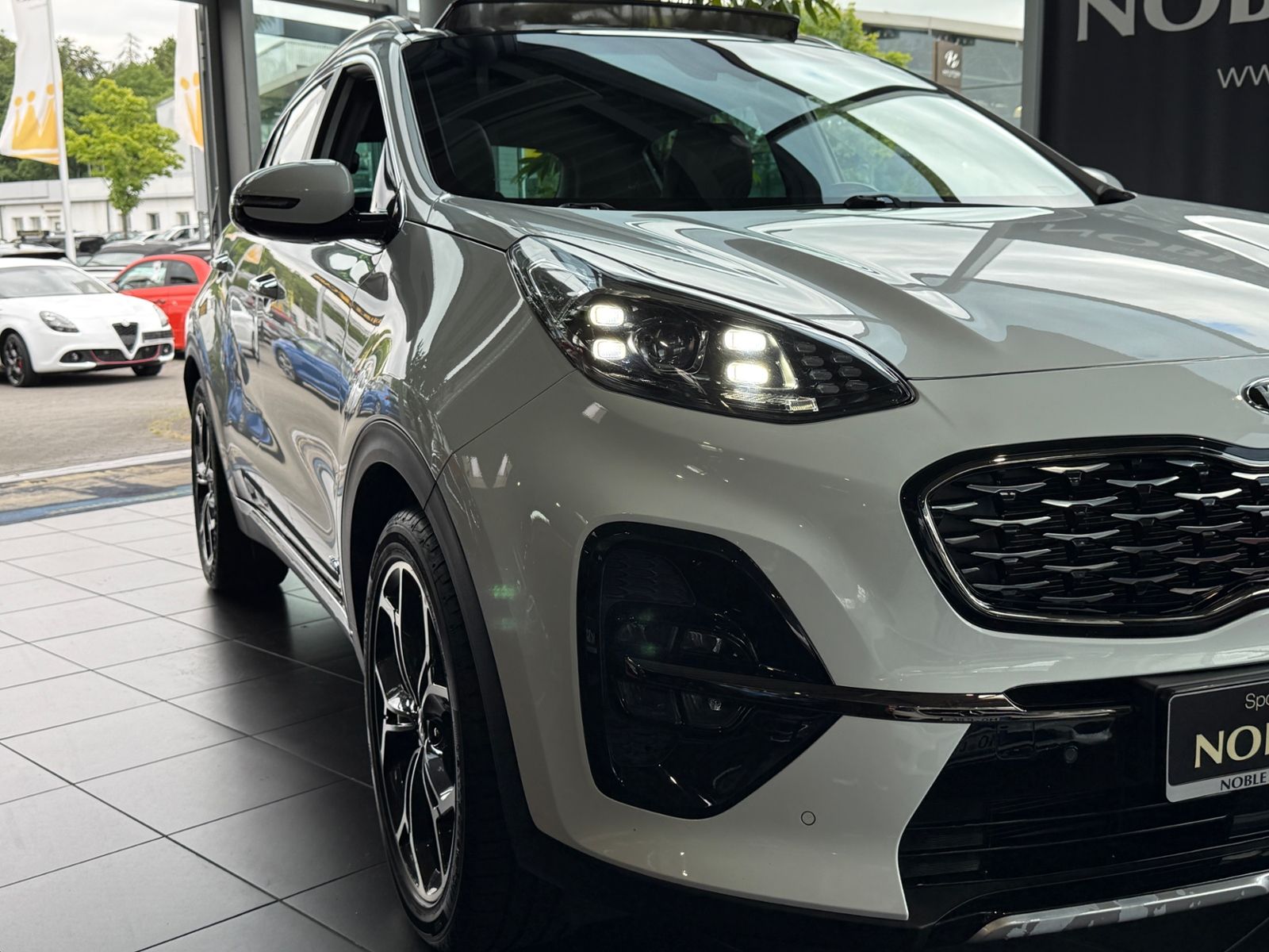 Fahrzeugabbildung Kia Sportage GT-Line 4WD PANO LED LEDER 19"