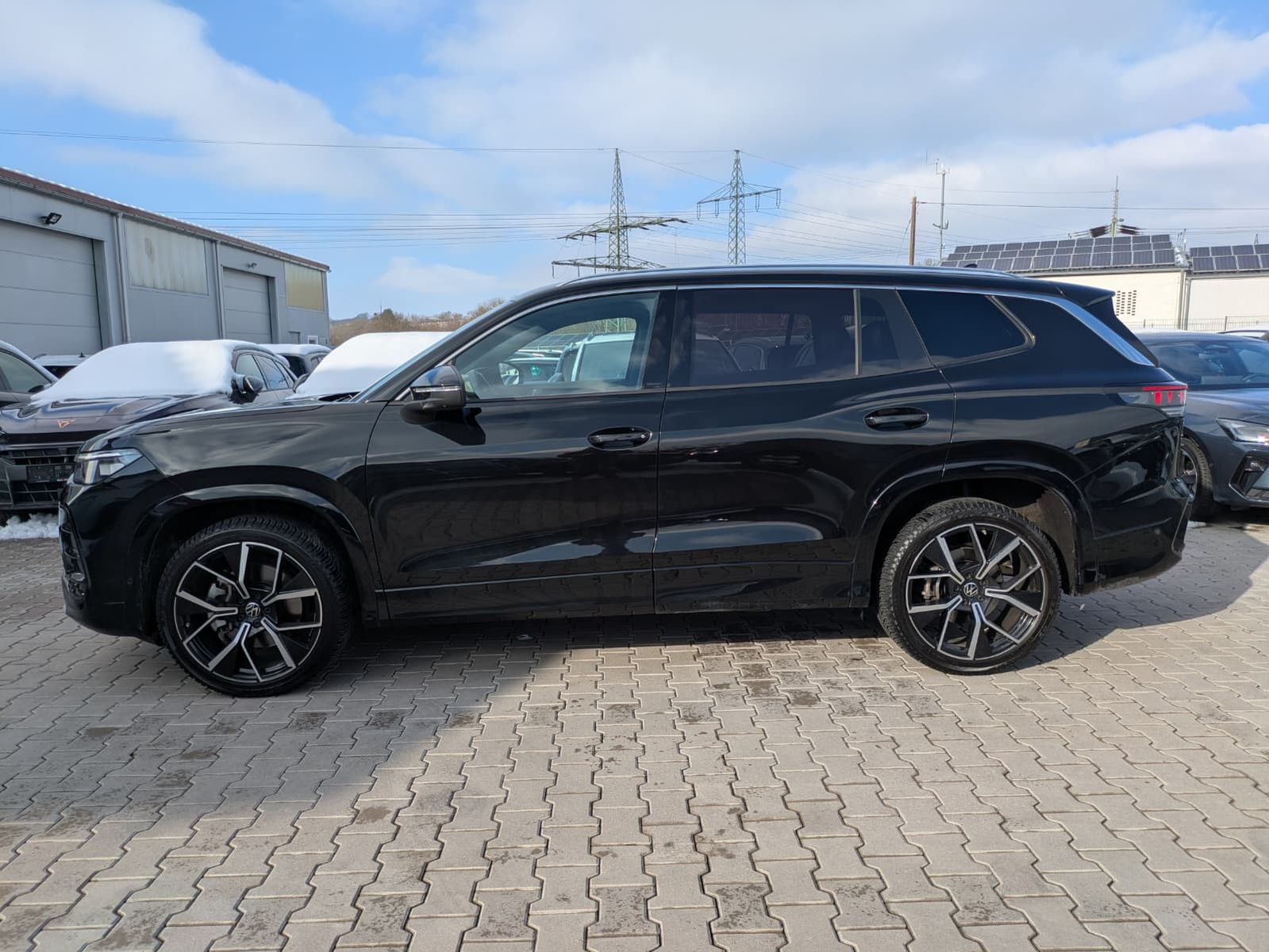 Fahrzeugabbildung Volkswagen Tayron 2.0 TDI 4M R-Line 7Si*MATRIX*AHK*PANO*HUD