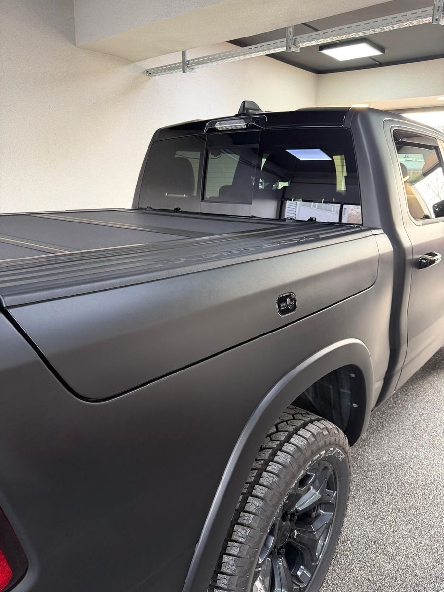 Fahrzeugabbildung Dodge LIMITED NIGHT ED. HEAD UP-LIFT-TAILGATE-PRINS