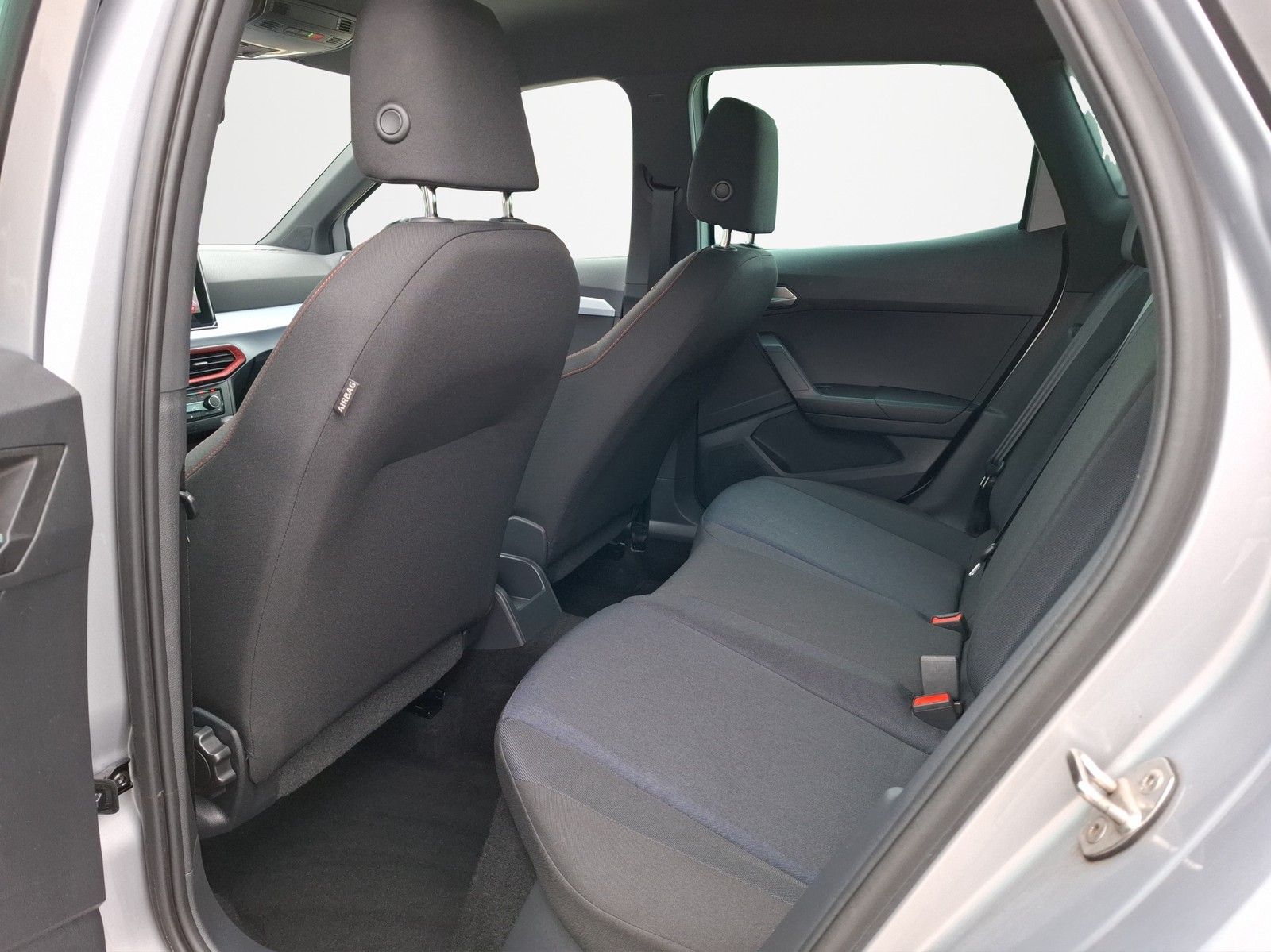 SEAT Arona FR 1.5 TSI DSG / NAVI / LED / ACC / SITZHE - Image 15