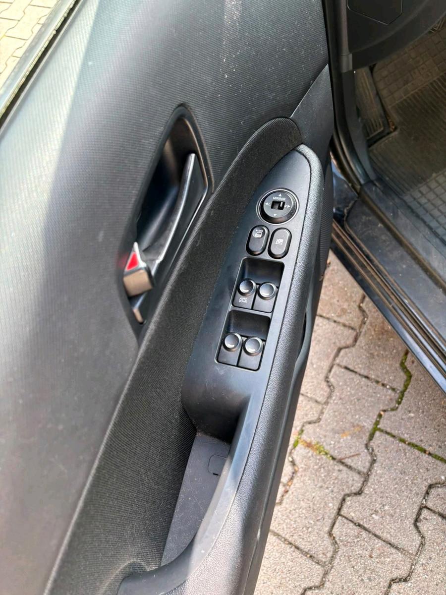 Hyundai i30 2010 — photo 6