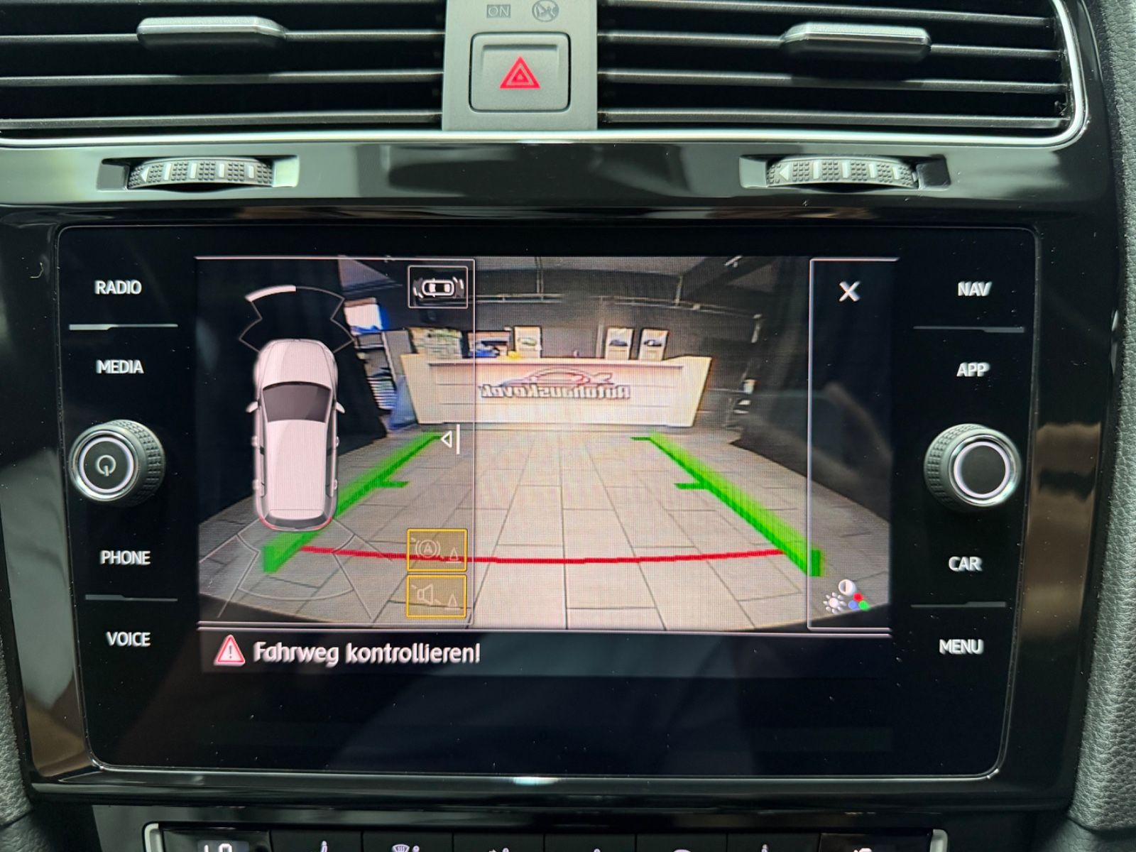 Fahrzeugabbildung Volkswagen Golf VII 2.0 R 4Motion |DSG|VIRTUAL|2.HAND
