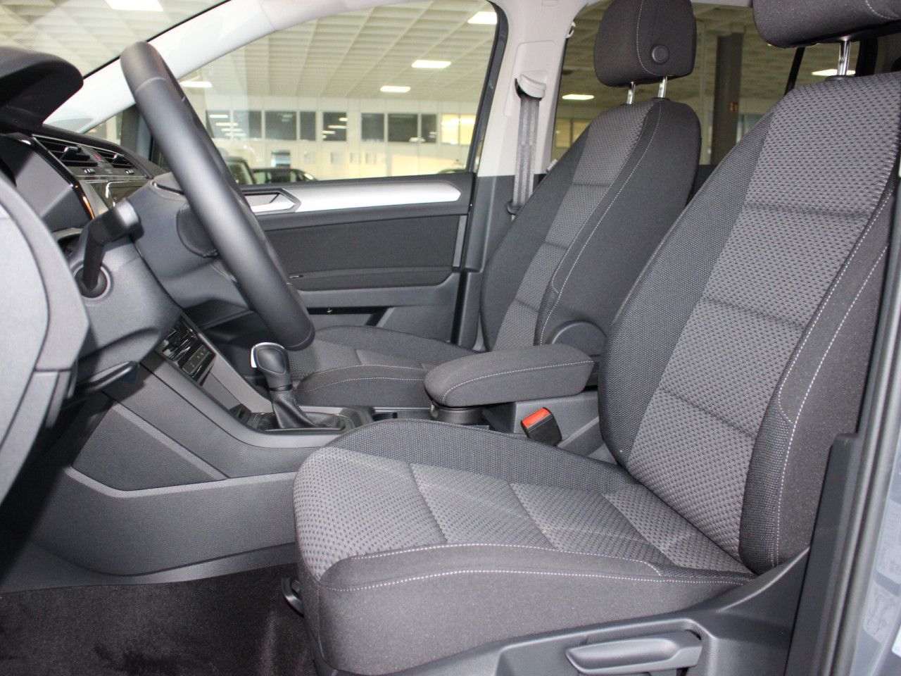 Fahrzeugabbildung Volkswagen Touran 1.5 TSI ACT ACC/AHK/CAM/7S.