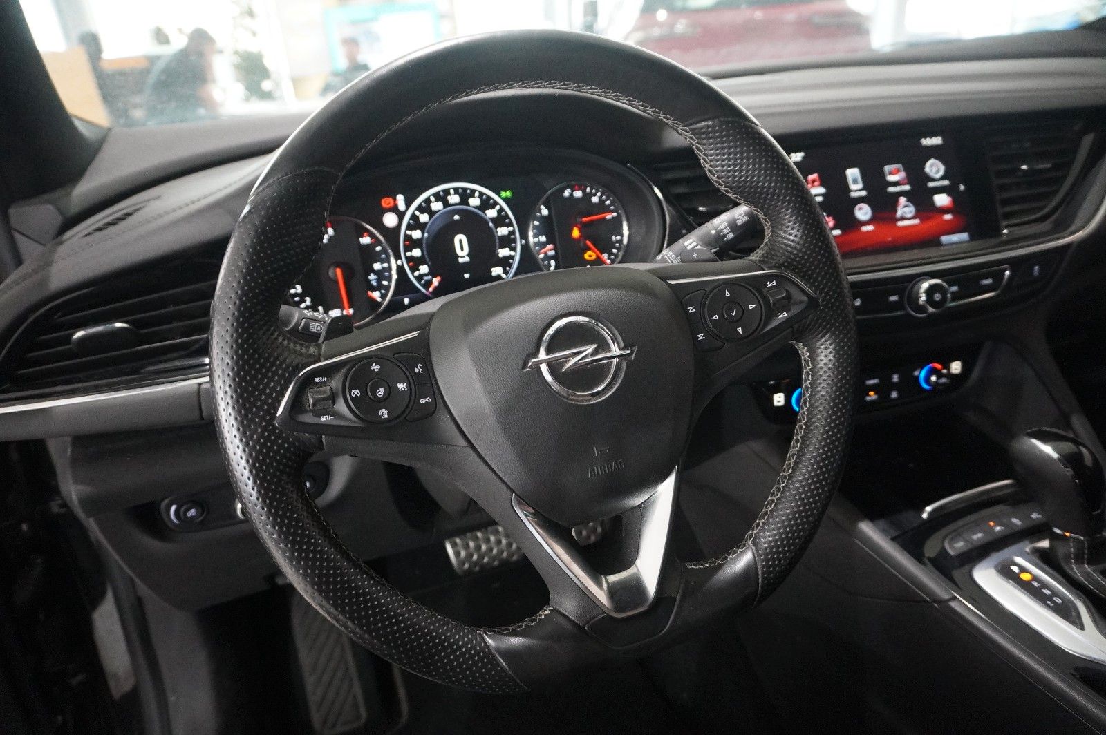 Fahrzeugabbildung Opel Insignia B ST 2.0T INNOV. 4X4 NAVI/OPC/KAMERA