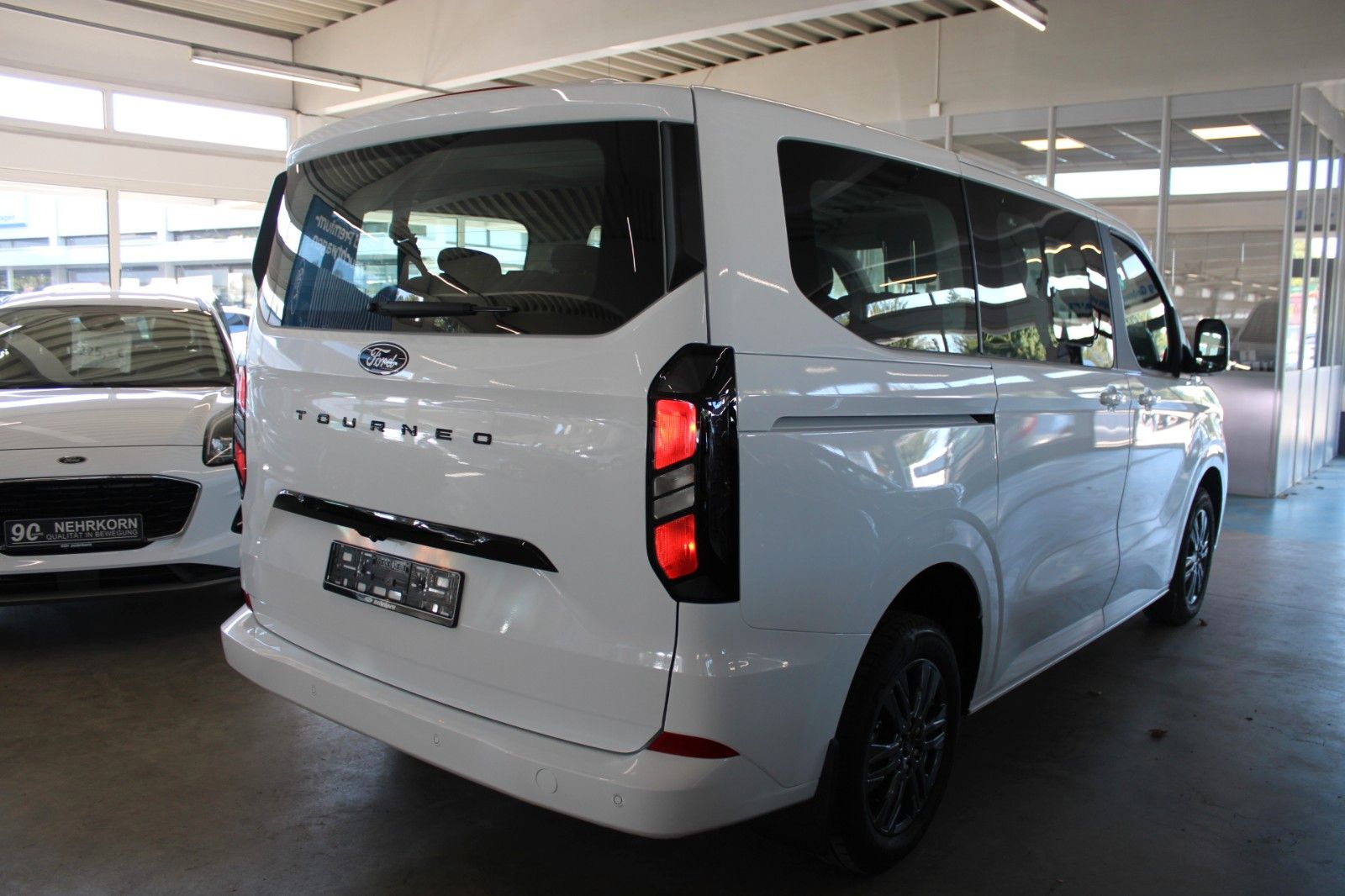 Fahrzeugabbildung Ford Tourneo Custom Titanium Automatik Technologie5