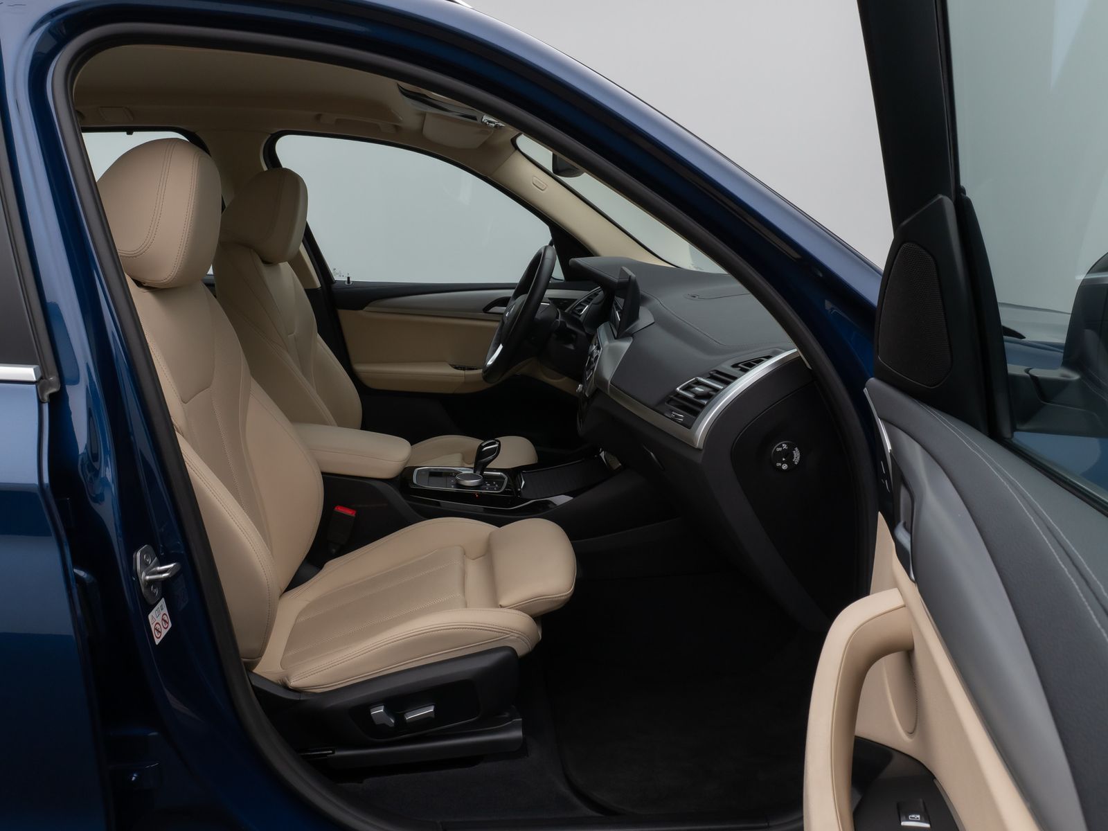 Fahrzeugabbildung BMW X3 xD20d Kamera HUD DAB HiFi Komfort Leder Sport