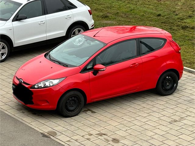 Ford Fiesta wenig km TÜV/AU neu 8fach 2.Hd