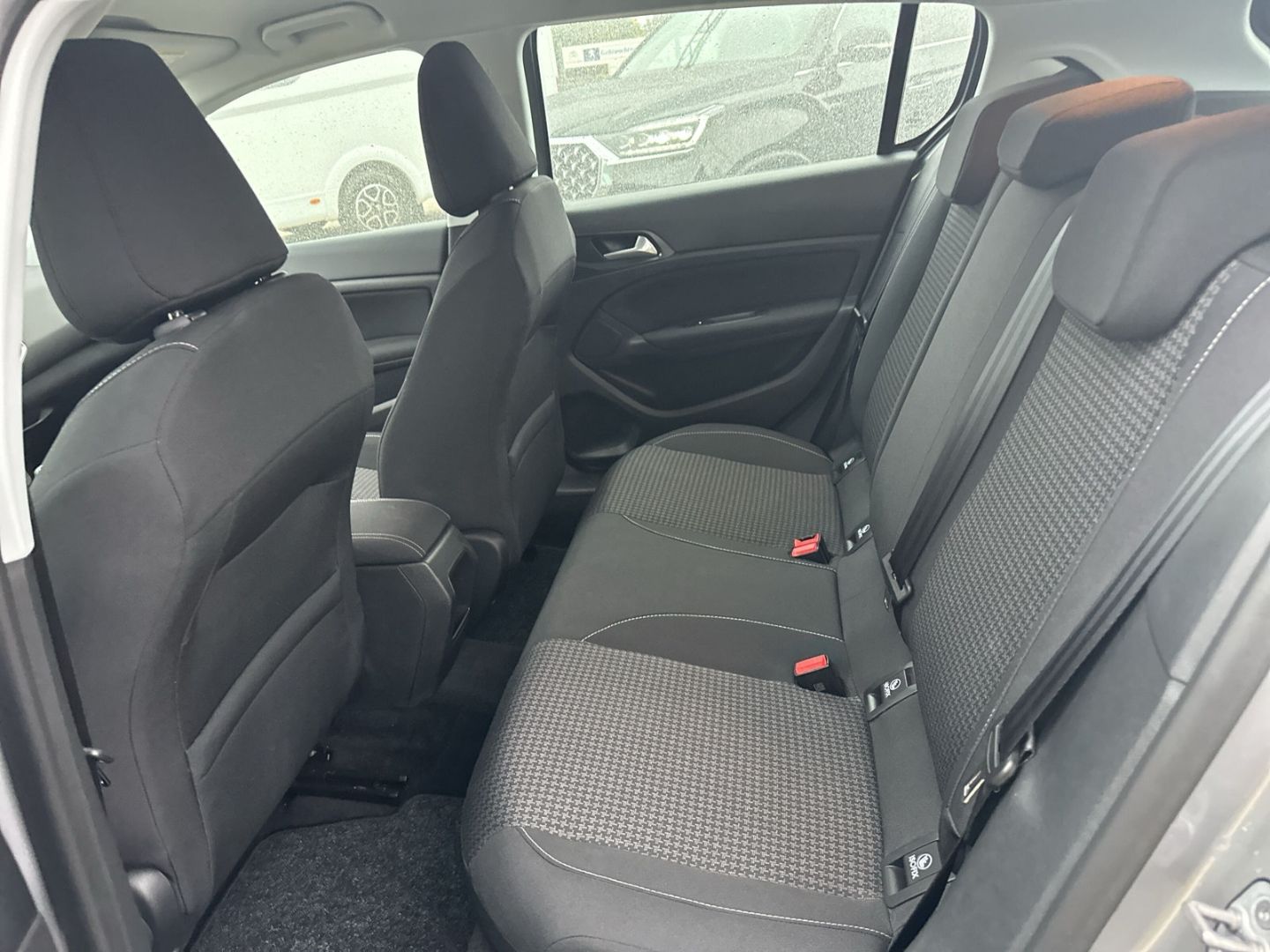 Fahrzeugabbildung Peugeot 308 Active BlueHDi 130 Navi SHZ Rückfahrkam.