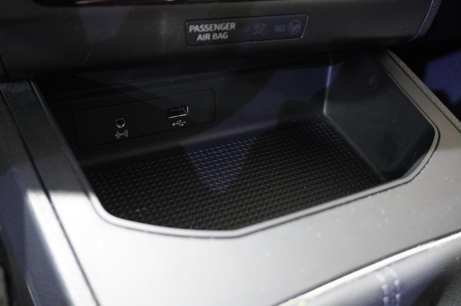 Fahrzeugabbildung SEAT Ibiza 1.0 MPI STYLE 5-TÜR NAVI/PDC/TEMP./NEBEL