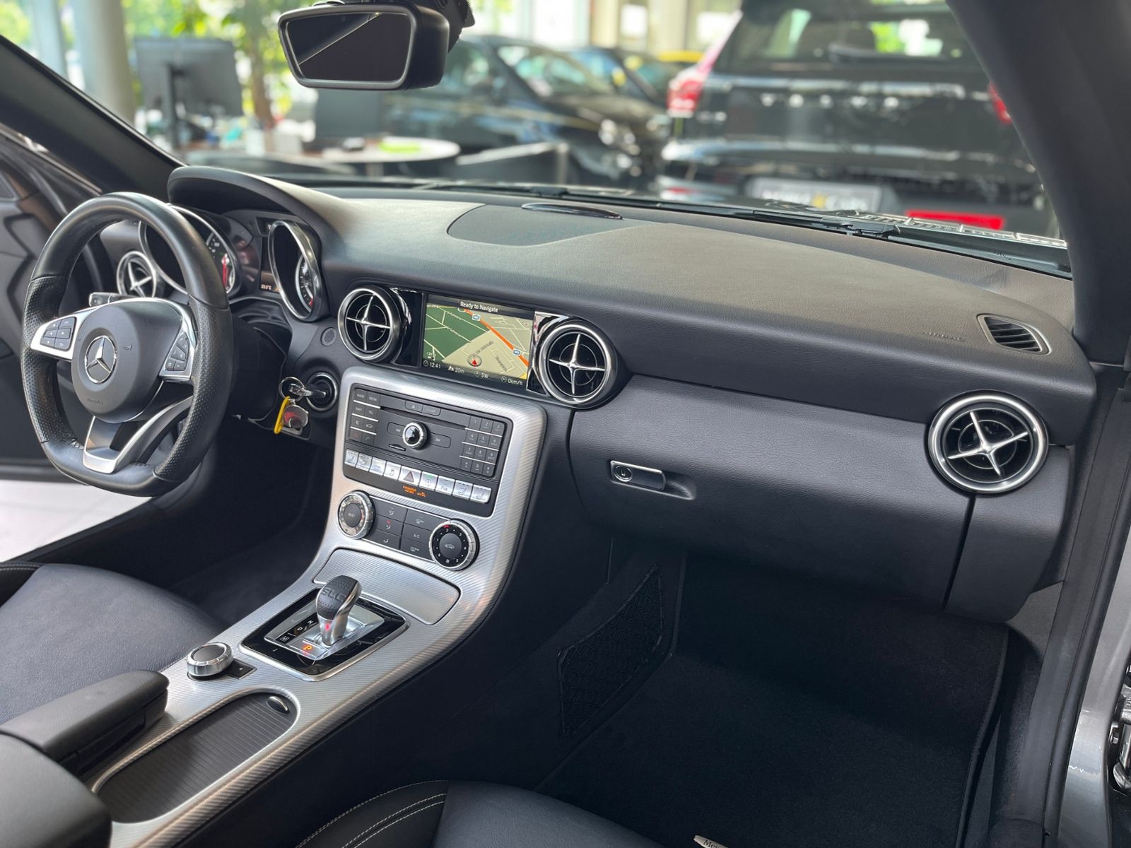 Fahrzeugabbildung Mercedes-Benz SLC 200 LEDER NAVI ALU