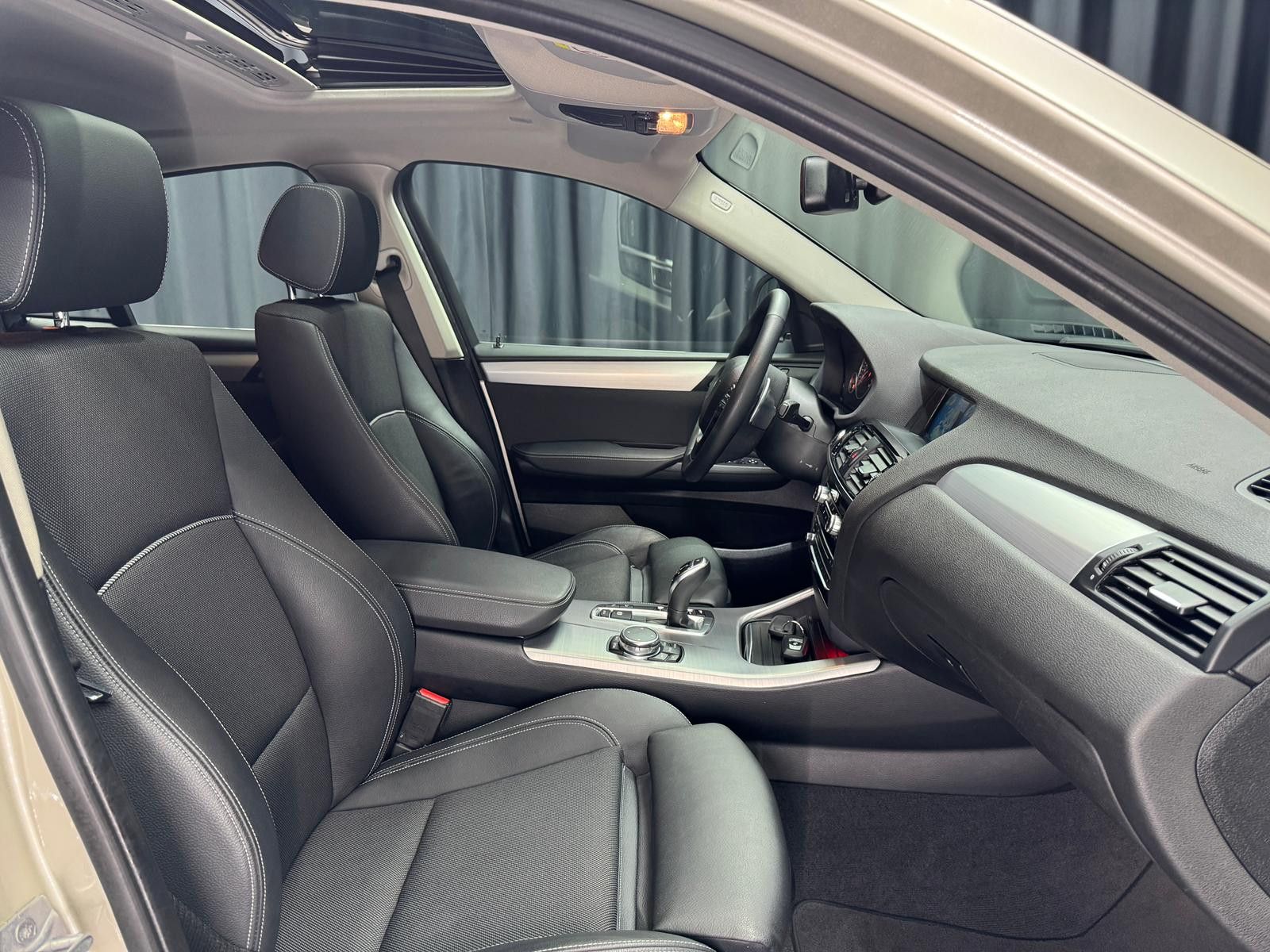 Fahrzeugabbildung BMW X4 xDrive 35I|PANO|MEMORY