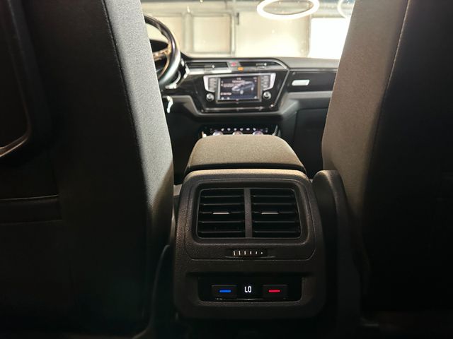 MYAUTOCENTER – Gebraucht- und Jahreswagen mit Werkstattservice in Pfaffenhofen Volkswagen Touran *AHK*ACC*PDC*3-Zonen*NAVI*1-HAND*