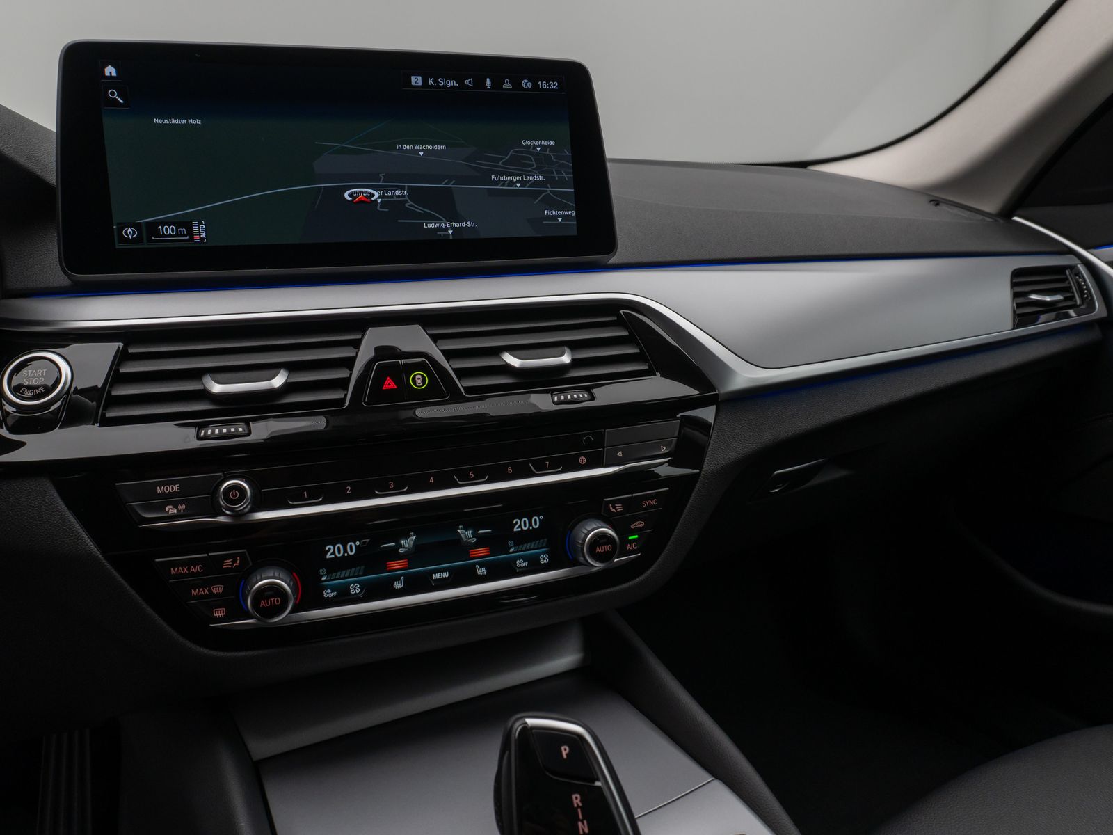 Fahrzeugabbildung BMW 520d Kamera DAB CockPitPro Alarm Sport Leder LED